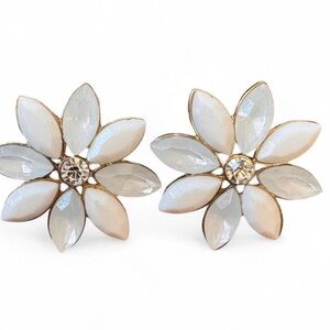 Elegant White Floral Earrings